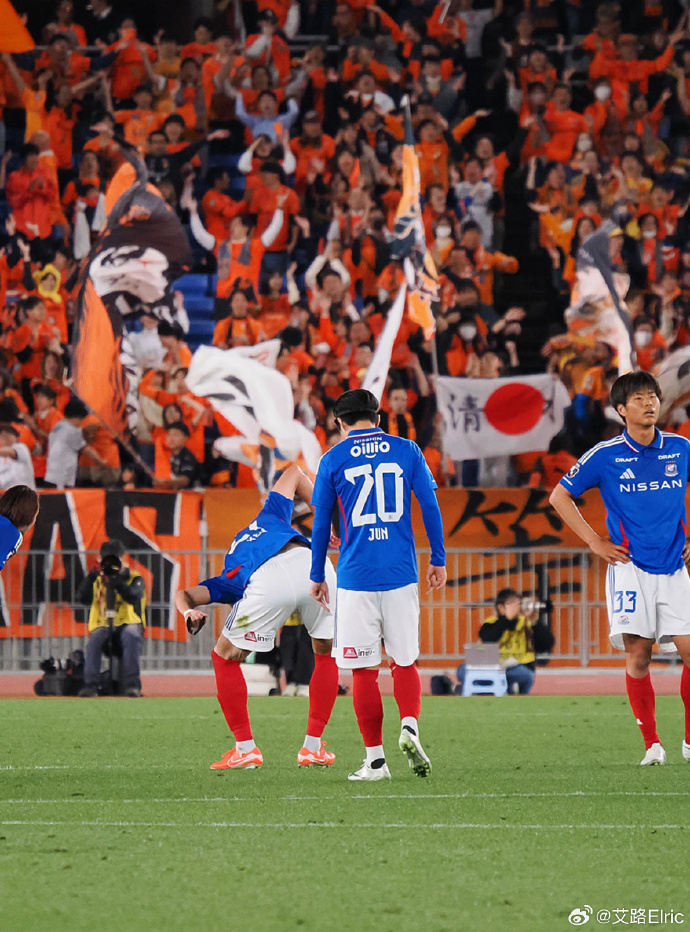 直面挑战！足球联赛中的胜负交锋