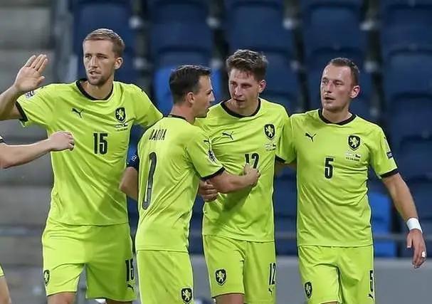 荷兰备战爱沙尼亚，欧预赛备受瞩目