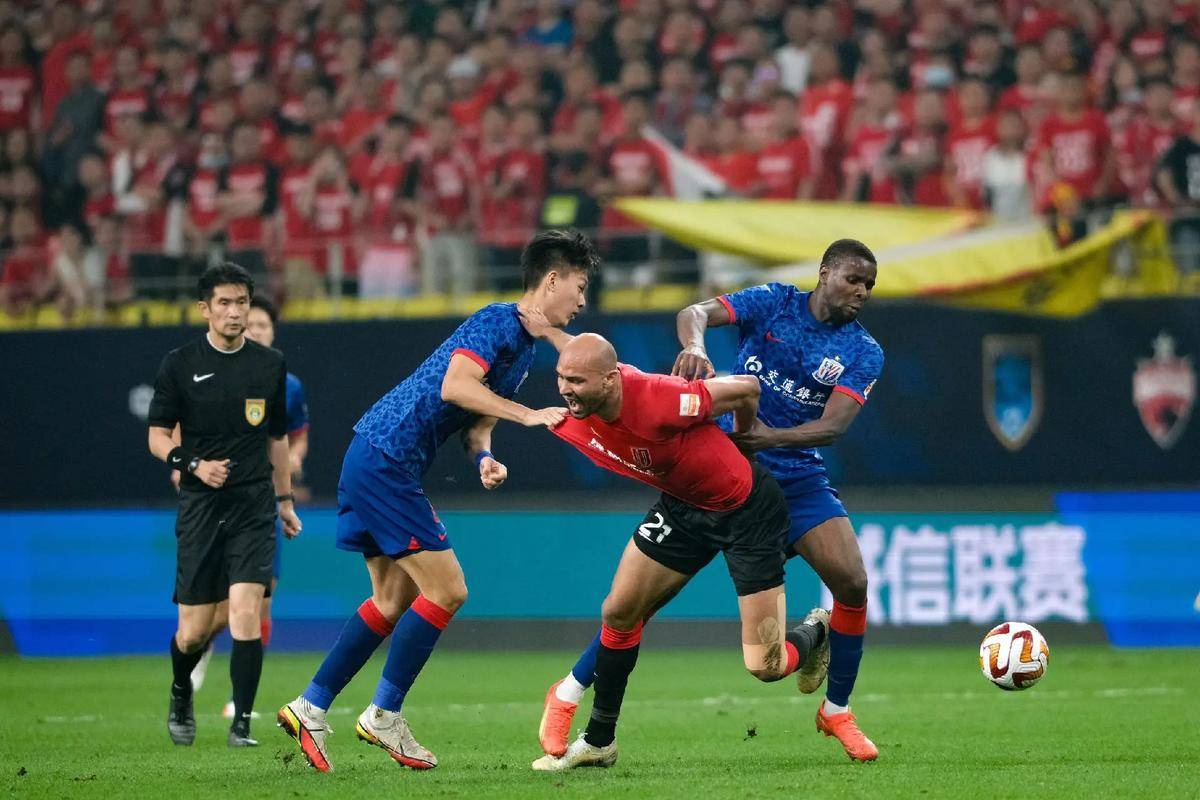 意甲比赛看点十足，球场上一触即发